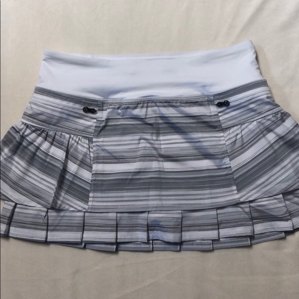 Lululemon Gray & White Stripe Tennis Skirt Size 4